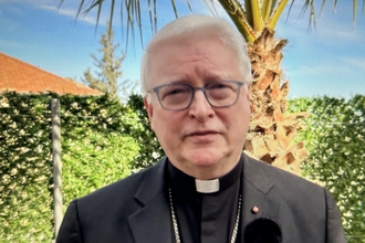 Bishop Jim Curry - Screenshot