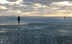 Another Place,  Sculpture installation by Antony Gormley1997,  Cast Iron  © Wikipedia