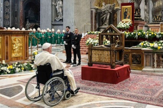 Pope Francis venerates chair of St Peter, in St Peter's Basilica after Closing Mass of Synod on Synodality, October 27, 2024  © Vatican Media