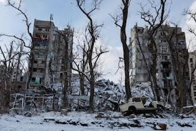 War-torn town in Ukraine's Donetsk region