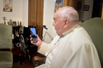 Pope chats with Gaza parish -  on 22 January  - (before his illness) Screenshot