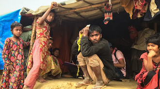 Overcrowded Rohingya refugee camp