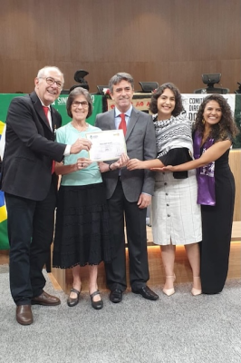 Sr Margaret receives her human rights award in Brazil