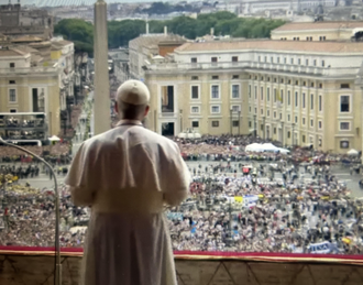 Pope greets crowds on Sunday - Screenshot