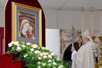 Pope Leo blessed the picture of Our Lady of Good Counsel after the Mass. Image: Vatican Media