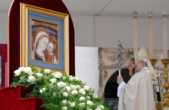Pope Leo blessed the picture of Our Lady of Good Counsel after the Mass. Image: Vatican Media