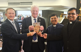 l-r: John Pontifex of Aid to the Church in Need (ACN), 'Another Country' author Sir Edward Leigh MP, Fr John Gilbert, Editor of St Paul Publishing, UK, and Fr Shinto Joseph, Administrator, St Paul's Bookshops UK (Image: © ACN)