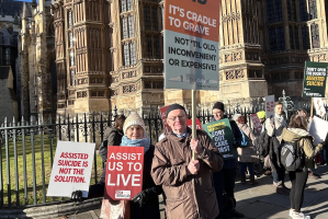 Dr Ray Towey and campaigners Image ICN/JS