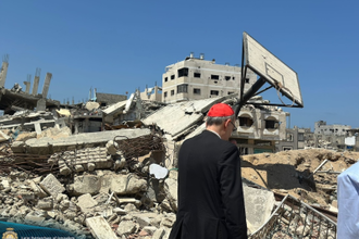 Cardinal Pierbattista visiting Gaza © LPJ.org