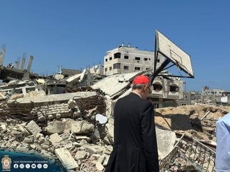 Cardinal Pierbattista visiting Gaza © LPJ.org