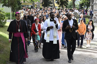 Bishop Raimo Goyarrola of Helskinki leading parishioners on prayer walk. Image: CIC
