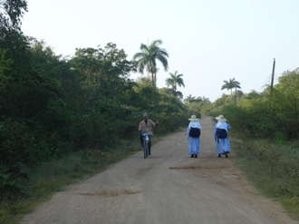 Sisters walk on remote roads Santa Clara, where repairs to cars are urgently needed (Image: ACN).