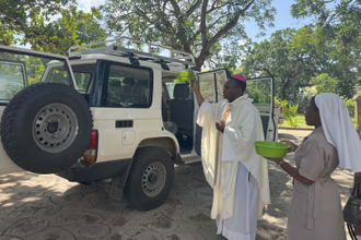 The new Land Cruiser for religious Sisters in Pemba being blessed image © ACN