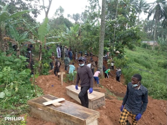 Victims being buried after latest ADF massacres in Ntoyo, North Kivu. Image © ACN