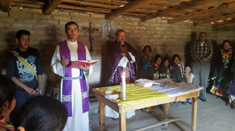 Bishop José de Jesús González Hernández presiding over Mass in Mexico's Chilpancingo-Chilapa Diocese (Image: © ACN)