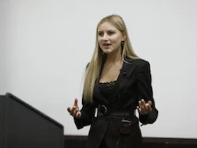 Elizabeth Vanaga gives her winning speech