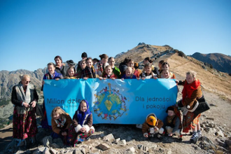 Children from Poland take part in ACN's One Million Children Praying the Rosary.