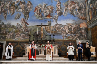 Pope Leo XIV with King Charles III and Queen Camilla in Sistine Chapel (@Vatican Media)