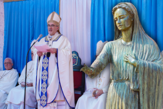 Cardinal Pizzabella during Mass at the Shrine of Our Lady of Palestine in Deir Rafat. Image: LPJ