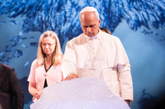 Lorna Gold and Pope Leo with melting iceberg at recent Laudato si conference in Castel Gandolfo
