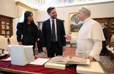 Mr & Mrs Vance meet Pope Leo XIV, May 2025.  Image: Vatican Media