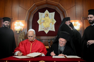 Signing the Joint Declaration