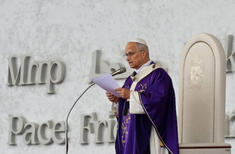 Pope Leo appeals for peace as he concludes Mass at the Beirut Waterfront  (@Vatican Media)