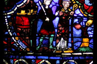Saint Thomas Becket in Exile, Stained-glass windows in Cathédrale Notre-Dame de Chartres, created and installed between 1215-1225 © Chartres Cathedral / Wikimedia Commons