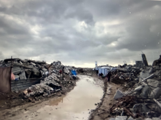 River of sewage flooding by already-wrecked tents in Gaza refugee camp - Screenshot 28/12/25