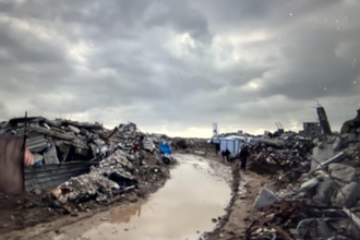 River of sewage flooding by already-wrecked tents in Gaza refugee camp - Screenshot 28/12/25