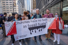 Interfaith prayers before the March to End Fossil Fuel, New York. 17.09.23 Simon Chambers/ACT