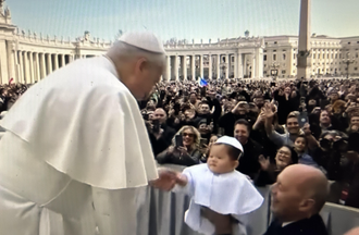 Holy Father meets mini-Pope  during the General Audience in St Peter's Square today - Screenshot