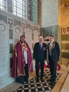 Fr Slawomir Witon, Cathedral Dean,  Mr Artur Bildziuk, Chairman of Polish Air Force UK, Cllr Robert Rigby, Deputy Lord Mayor of Westminster.