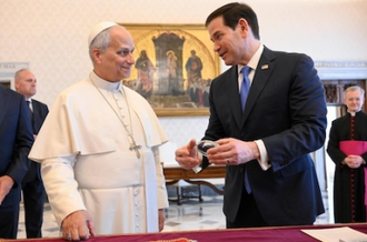 Mr Rubio presents Pope Leo with a crystal football  @Vatican Media