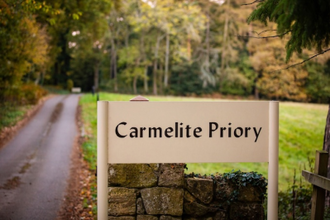 Entrance to Boars Hill Carmelite Priory