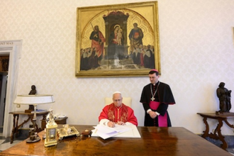 Pope Leo XIV signs 'Magnifica humanitas' on 15 May 2026. Image: Vatican Media