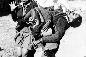Mbuyisa Makhubu carries Hector Pieterson after he was shot and killed at the Soweto Uprising. Wiki Image