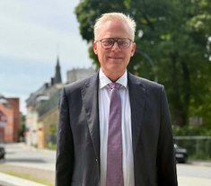 Dr Øystein Lund