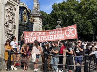 Campaigners outside Buckingham Palace