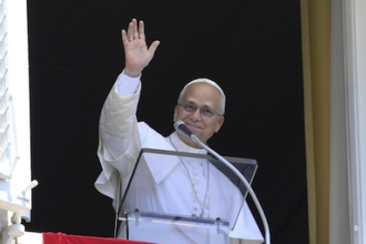 Pope greets pilgrims - Image Vatican Media