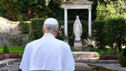 Pope in prayer at Borgo Laudato si' gardens, Castel Gandolfo
