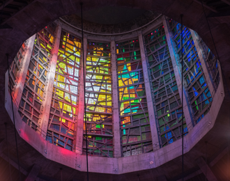 Crown of glass by John Piper at Liverpool Metropolitan Cathedral