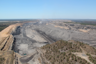 Saraji coal mine, 16 November 2012. Wiki Image by Lock the Gate Alliance.