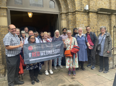 Joanna Bogle with pilgrims outside Church of the Most Precious Blood, Southwark (© ACN)