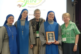 (L to R) Sr Maria Cónsul du Sagrat Cor, Sr Maria Aurora de Esperanza, Andrea Nenzel, CSJP, Mother Mary Our Lady of Ostrabrama, and Katrina Alton, CSJP.