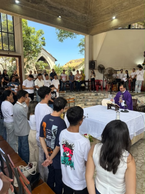 Young people from La Guaira Diocese remember dead friends © ACN