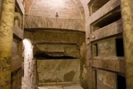 The Crypt of the Popes ('The Little Vatican'),  Built and used mainly between 150-308AD © Christian Art