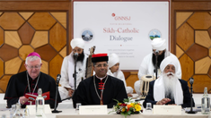 Archbishop Longley, Cardinal Koovakad and Bhai Sahib Mohinder Ji at the meeting